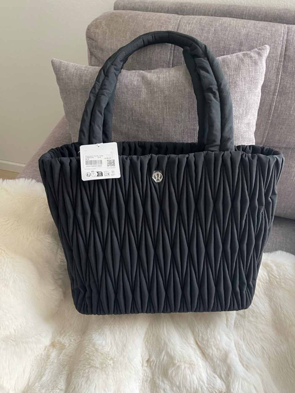 lululemon Black Diamond Quilted Tote Bag 14 L NWT women’s - Picture 4 of 16